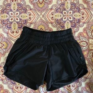 Lululemon Tracker Short II 2-Way Stretch